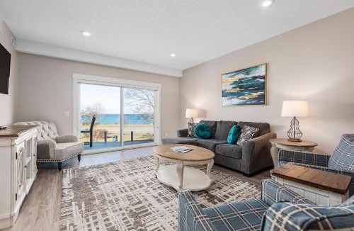 Traverse City Apartment | Luxury Downtown 3BDR Lake View 2nd Floor Condo on West Bay 201W