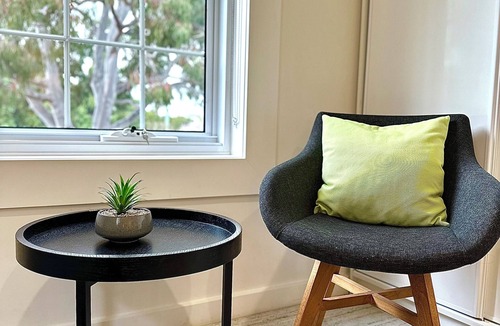 Hawthorn Apartment | Luxury & Grandeur | Balcony Views| Prime Location, Parking