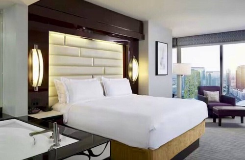 Las Vegas Hotel | Luxury Hilton Elara ~ No Resort Fees