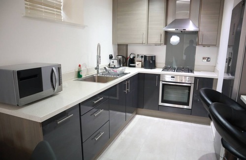 Olton Apartment | Luxury Modern Flat BHX NEC JLR Solihull Hospital with Free Secured Parking