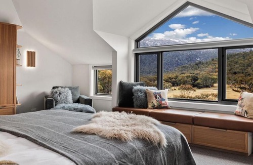 Lake Crackenback Apartment | Luxury Mountain Chalet one of Crackenback's best