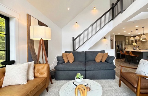 Cornell House | Luxury Northwoods Retreat · Hot Tub · Sleeps 12