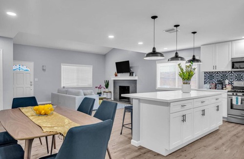 Santa Susana House | Luxury Simi Valley Single Story Insurance approve 4 bedroom home Fast Wifi