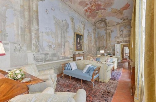 Oltrarno Apartment | Maggio Palace by VacaVilla