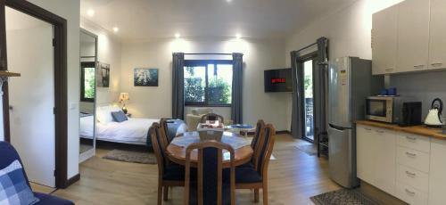 Marysville Apartment | Magic Oak Getaway
