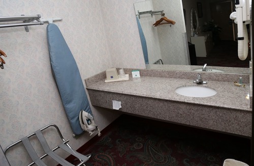 Howell Hotel | Magnuson Hotel Howell/Brighton