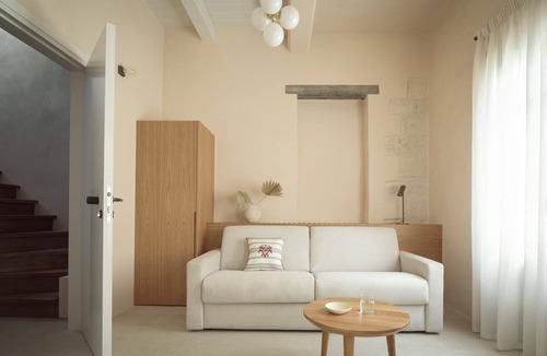 Old Town Rethymnon Villa | Majestic Rethymno Villa | Villa Helios Retreat | 3-Bedroom Luxury Residence | Historic Venetian Fountain Views | Private 65sqm Patio | Timeless Elegance & Modern Comfort | Prime Central Location