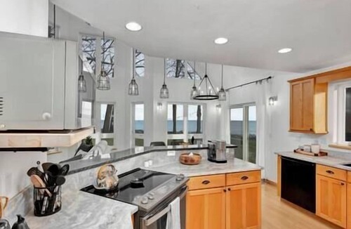 Little Suamico House | Making Memories: Luxury Lakeshore Retreat