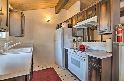 Mammoth Lakes Apartment | Mammoth Lakes Townhome < 2 Mi to Ski Area!