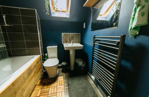 Patchway Apartment | Mansell Road - Trendy Loft with Free Parking