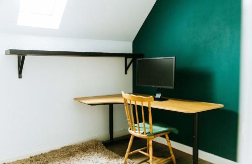 Patchway Apartment | Mansell Road - Trendy Loft with Free Parking