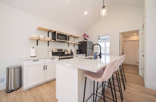 Traverse City Apartment | Maple View - The Carriage House