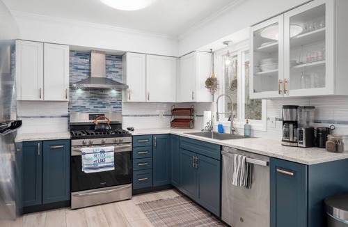 Greilickville House | Marina View TC. Beach, Biking, and Wineries, with custom Sauna