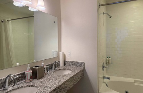 Bay Harbor Condo | Maritime Suite 2117 in Bay Harbor: A 2-bedroom condo with stunning village views.