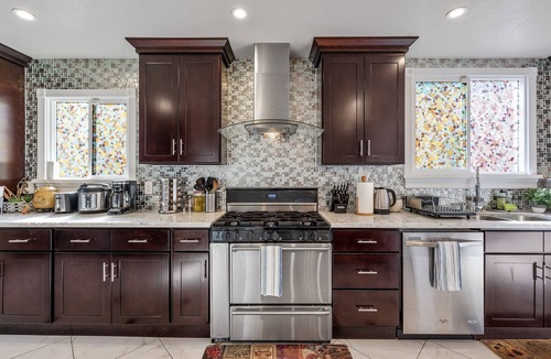 Merced Manor House | Mediterranean Charm Nr Beach/Shopping/EZ Parking