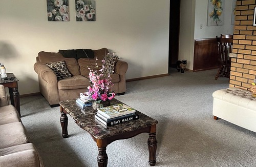 Shelby Township House | Mid-century modern ranch for rent in the desirable neighborhood of Shelby Twp.