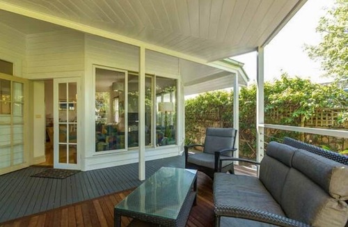 Port Fairy House | Middenway - Central Port Fairy Retreat | Sleeps 10 | Walk Everywhere