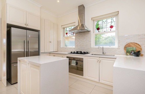 Brighton East House | Miss Peregrine in Brighton East