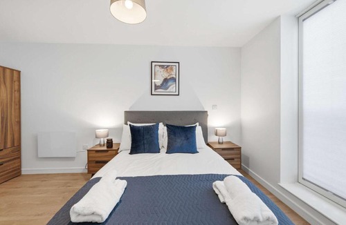 Bordesley Apartment | Modern 1 Bed Apartment in Birmingham - Sleeps 3
