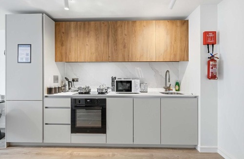 Bordesley Apartment | Modern 1 Bed Apartment in Birmingham - Sleeps 3