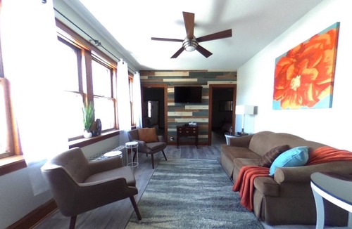 Whiting Apartment | Modern 2-bed — 5 min from the beach!