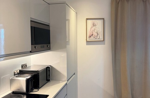 Birmingham Apartment | Modern 2-bed city apartment with stunning views in Birmingham.