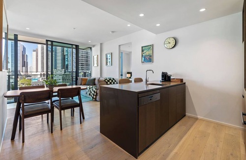 Southbank Apartment | Modern 2BR City Apartment | Melbourne Square