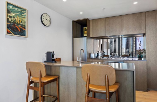 Southbank Apartment | Modern 2BR City Apartment | Melbourne Square