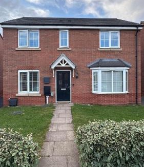Cradley House | Modern 3BR house in a serene estate in Halesowen
