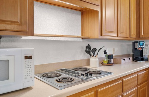 Glencoe Cabin | Modern Cabin Escape: Game Room, Huge Deck & Fast WIFI – Near Big Trees Park