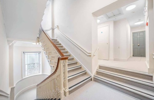 Bath Apartment | Modern Comfort in a Classic Bath Setting - VAT Q