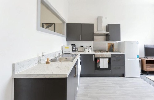 Brierley Hill Apartment | Modern & Cosy Budget 1 Bedroom Flat in Dudley
