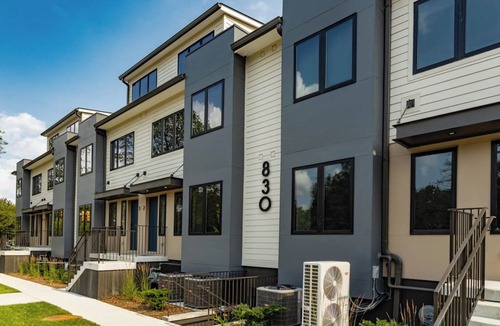 Burns Park Apartment | Modern Full-Bed Room w/Ensuite | Steps from Big House
