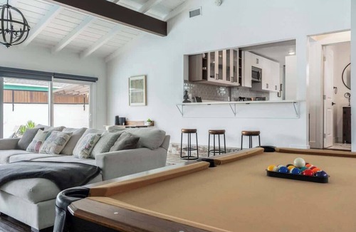 Los Angeles House | Modern Home close to SoFi Stadium, LAX & Beaches