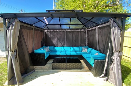 Downtown Toledo House | Modern oasis close to downtown & centrally located