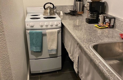 Castro Valley Cottage | Modern Private Clean Cottage