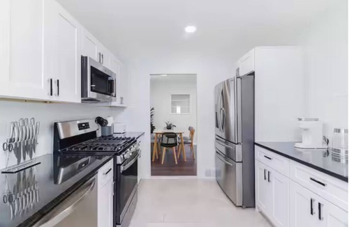 Garden City House | Modern Retreat 3BDR Near DTW & Detroit Downtown