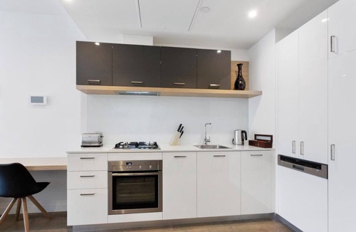 Sandringham Apartment | Modern Sandy Hill Resort Apartment with Pool & Parking