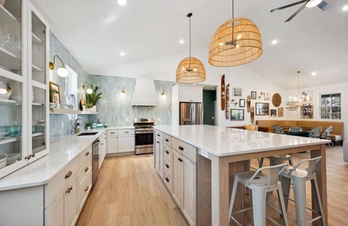 Sister Bay House | Modern Sister Bay Retreat | Prime Location