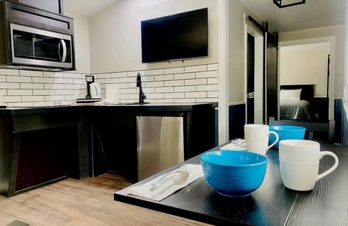 Lone Pine Cabin | Modern Tiny Home with Mountain Views Near Mt. Whitney, Lone Pine, California