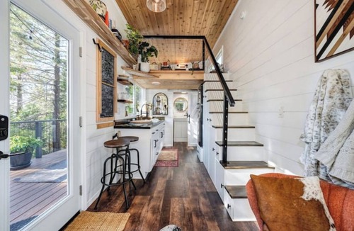 Cedar Ridge House | Modern Tiny House, feels like a Country Retreat