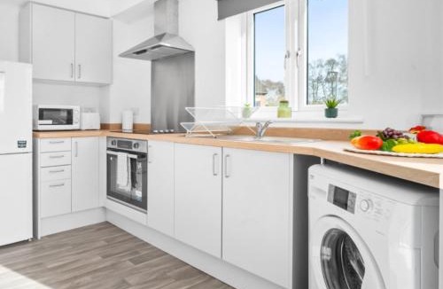 Cradley Heath Apartment | Modern Two Bedrooms Apartment - Parking - Netflix 51C