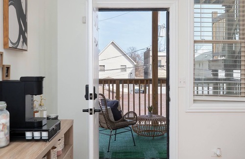 Kenwood Condo | ModernFarmHouseChicago-Spacious 3-bedroom condo Near Downtown Chicago