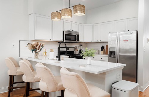 Kenwood Condo | ModernFarmHouseChicago-Spacious 3-bedroom condo Near Downtown Chicago