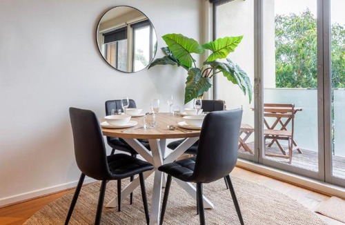 Mordialloc Apartment | Moments to Sand on Bear