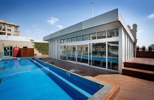 East Melbourne Apartment | Mordyn at Victoria Brewery Parkside Escape w Pool