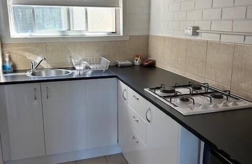 Thornton Apartment | MOTEL 5 - Sleeps up to 5 - Queen bed, single bunk set, trundle bed
