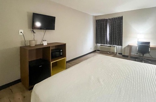 Fremont Hotel | Motel 6 Fremont, OH