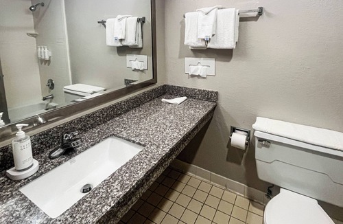 Fremont Hotel | Motel 6 Fremont, OH