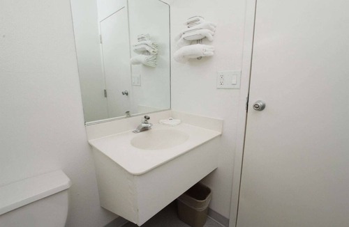 Southwyck Hotel | Motel 6 Toledo, OH